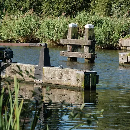 Πλωτό κατάλυμα Boat Waterflower Oost-Knollendam