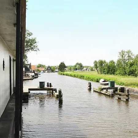 Boat Waterflower Oost-Knollendam